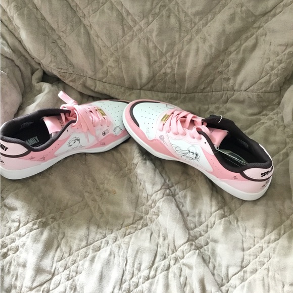 Skechers Spy x Family Collab Anime Sneakers NWOT - Picture 5 of 12